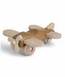 Jouet en bois en forme d'avion de la marque Konges Slojd, l'avion ressemble aux jouets d'antan coloris Almond en bois FSC