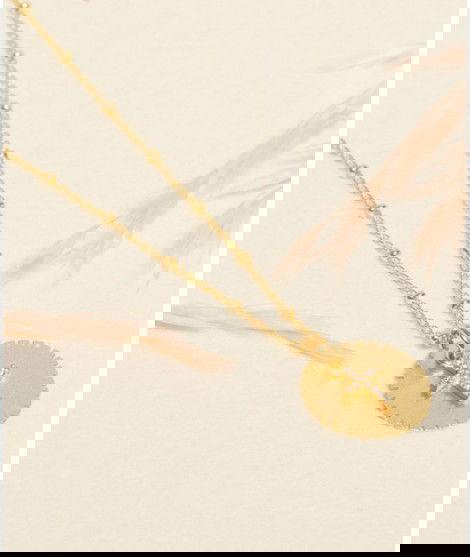 Collier Médaille Croix Blanche de la marque française Une à Une. Doré à l'or fin 18 carats et complètement réglable. Collier Médaille Croix Blanche de la marque française Une à Une. Doré à l'or fin 18 carats et complètement réglable.