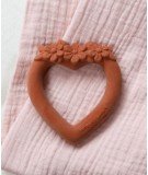 Anneau de dentition en caoutchouc naturel d'hévéa en forme de Coeur Fleuri.