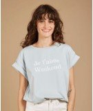 T-shirt Week-End bleu Ciel réalisé en coton. Il présente le message "Je t'aime Week-end" en lettrage vintage en velours.