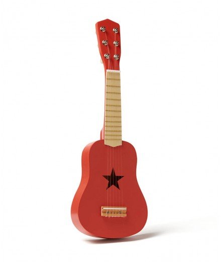 Guitare en bois Rouge de la marque Kid's Concept. Elle présente une jolie étoile découpée au niveau de sa caisse de résonance