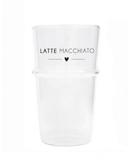 Grand verre long dont le design est conçu pour les Latte Macchiato