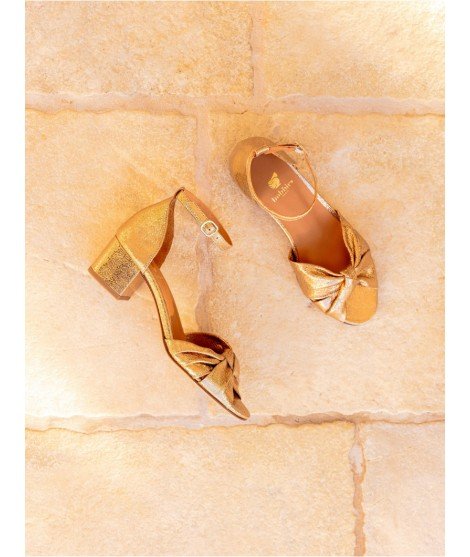 Sandales à talons Gloria Gold en cuir lamé de la marque française Bobbies avec une bride et une lanière en forme de ruban