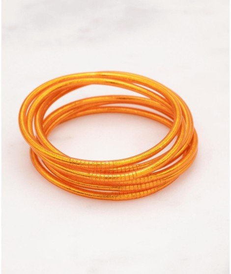 Bracelet bouddhiste fin d'une belle couleur Orange. De la marque Ikita.