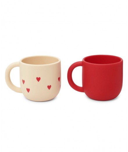 Set de 2 mugs pour enfant réalisé en silicone alimentaire. Motif : Coeur rouges de Konges Slojd