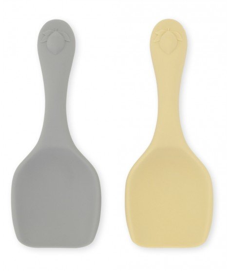 Set de deux pelles en silicone coloris Topanga / Limonade de la marque scandinave Konges Slojd