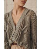 Cardigan Sama coloris Sauge gilet en laine et alpaga de la marque française Louise Misha