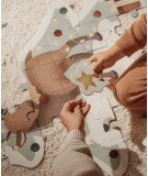 Puzzle géant en forme de sapin de Noël de la marque Little Dutch