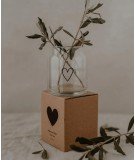Vase en verre avec un Coeur délicat en motif. De la marque de décoration Eulenschnitt.