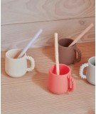 Set de 2 mugs en silicone pour enfant Mellow couleur Cherry Vanilla de la marque Oyoy