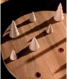 Photophore centre de table en bois et en céramique. Modèle Forêt de sapins de la marque de décoration scandinave Räder