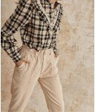 Pantalon en velours côtelé Prague couleur crème de la marque française Garance