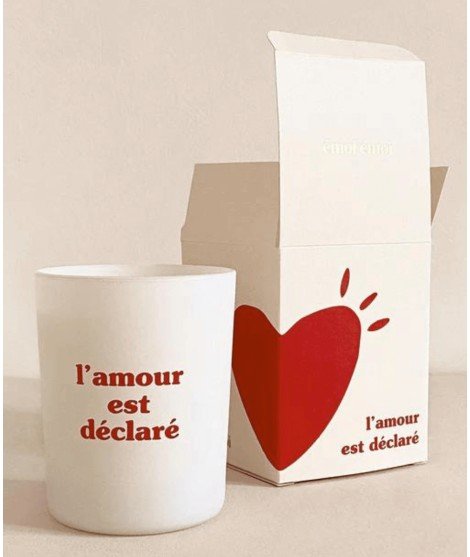 Bougie L'amour est déclaré de la marque française Emoi Emoi. Fabriquée en cire végétale.