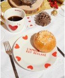 Assiette en porcelaine "L'amour est déclaré" de la marque française Emoi Emoi