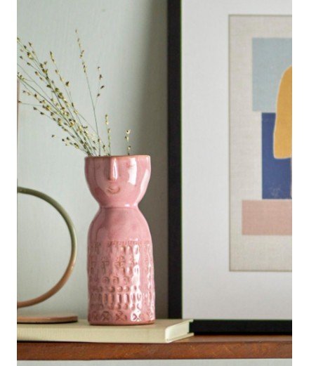 Vase visage Embla en coloris rose de la marque scandinave Bloomingville