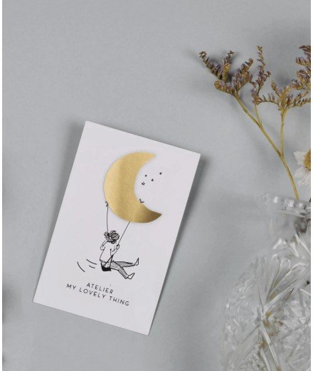 Pin's Lune en laiton doré de la marque française My Lovely Thing