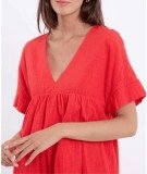 Robe courte et fluide Aisha rouge de la marque de vêtements pour femmes Art Love.