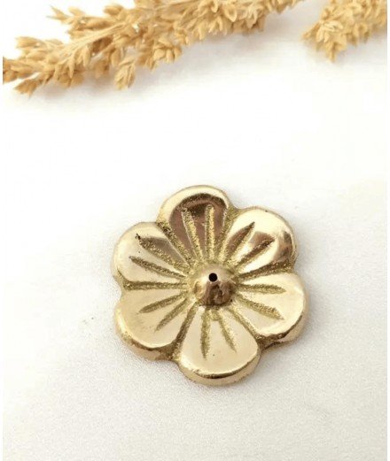 Petit porte-encens en laiton doré et en forme de Fleur.