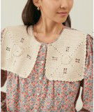 Blouse Vicky de la marque française Louise Misha. Tissu en coton fleuri et col en crochet.