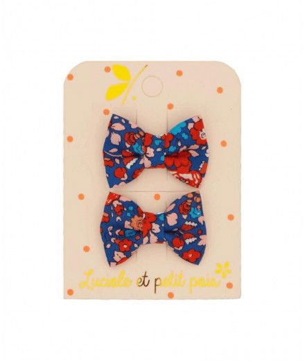 Barrettes mini noeud en Liberty Betsy Ann Ecarlate de la marque pour enfant, Luciole et Petit Pois.