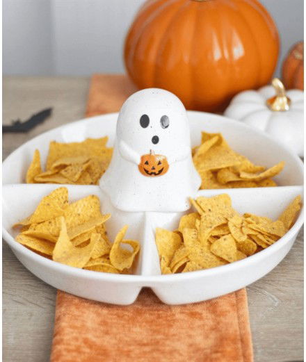 Plat à apéritifs Halloween avec un adorable Fantôme. Réalisé en porcelaine.