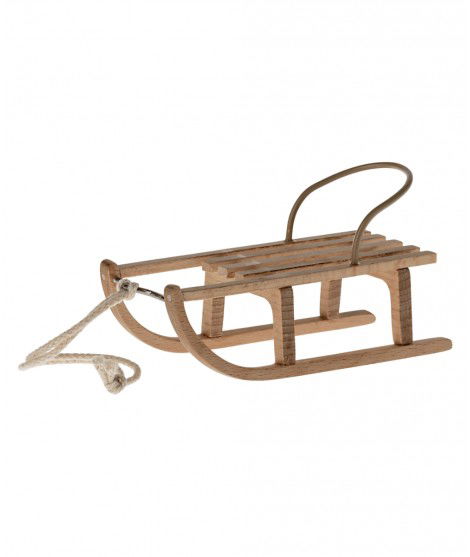 Luge en bois miniature adaptée pour les petites souris Maileg