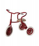 Tricycle rouge miniature adapté pour les petites souris Maileg