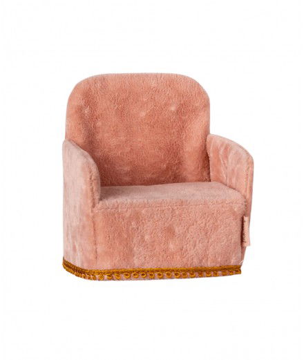 Fauteuil rose miniature adapté pour les petites souris de la marque Maileg